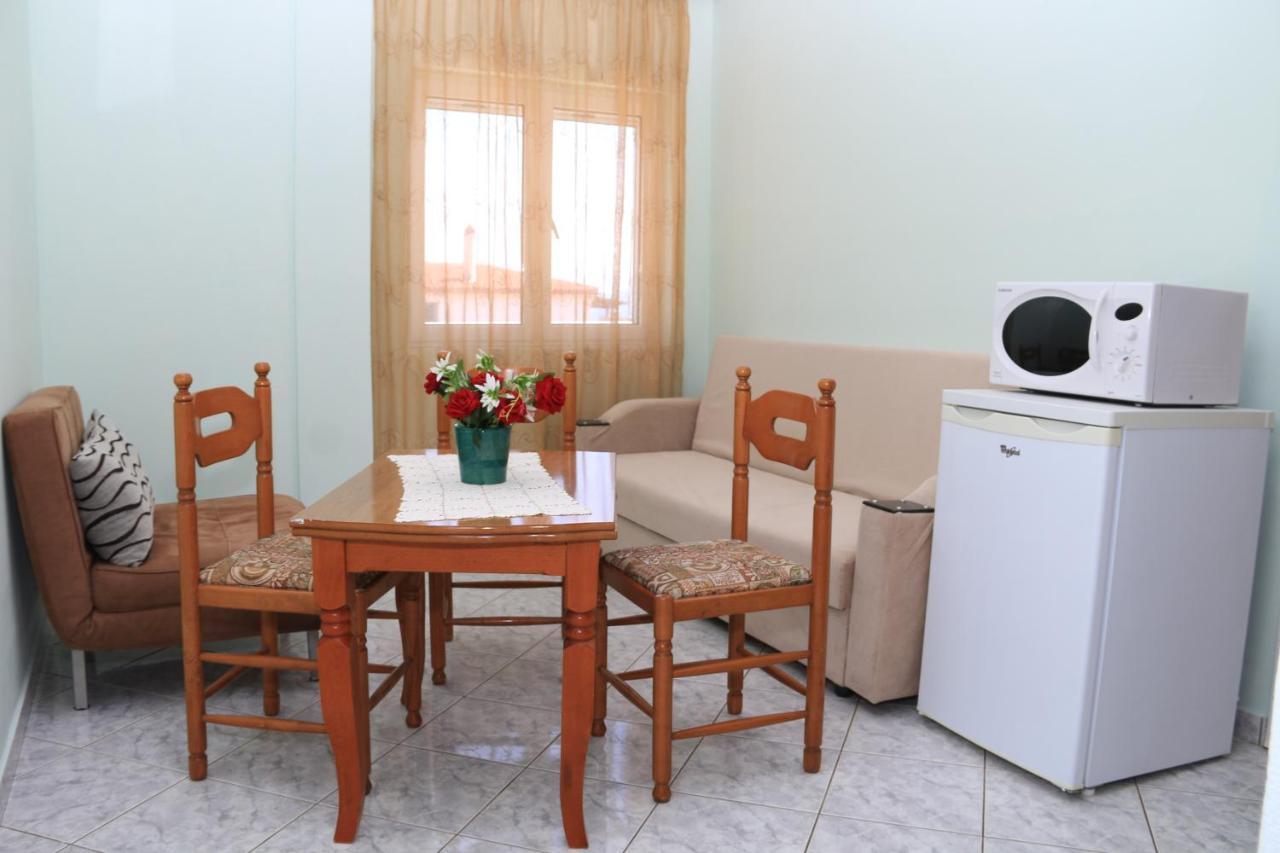 Isabela Apartments Sarandë Exterior foto